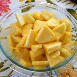 pineapple chunks in bowl